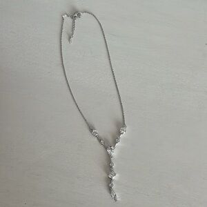 Costume jewelry crystal lariat style necklace